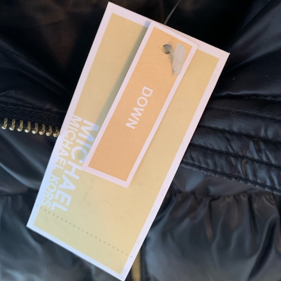 NWT Michael Kors Down Vest - Picture 5 of 5